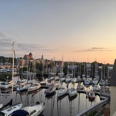 Ferienwohnung Marina Am Ryck 格赖夫斯瓦尔德 外观 照片