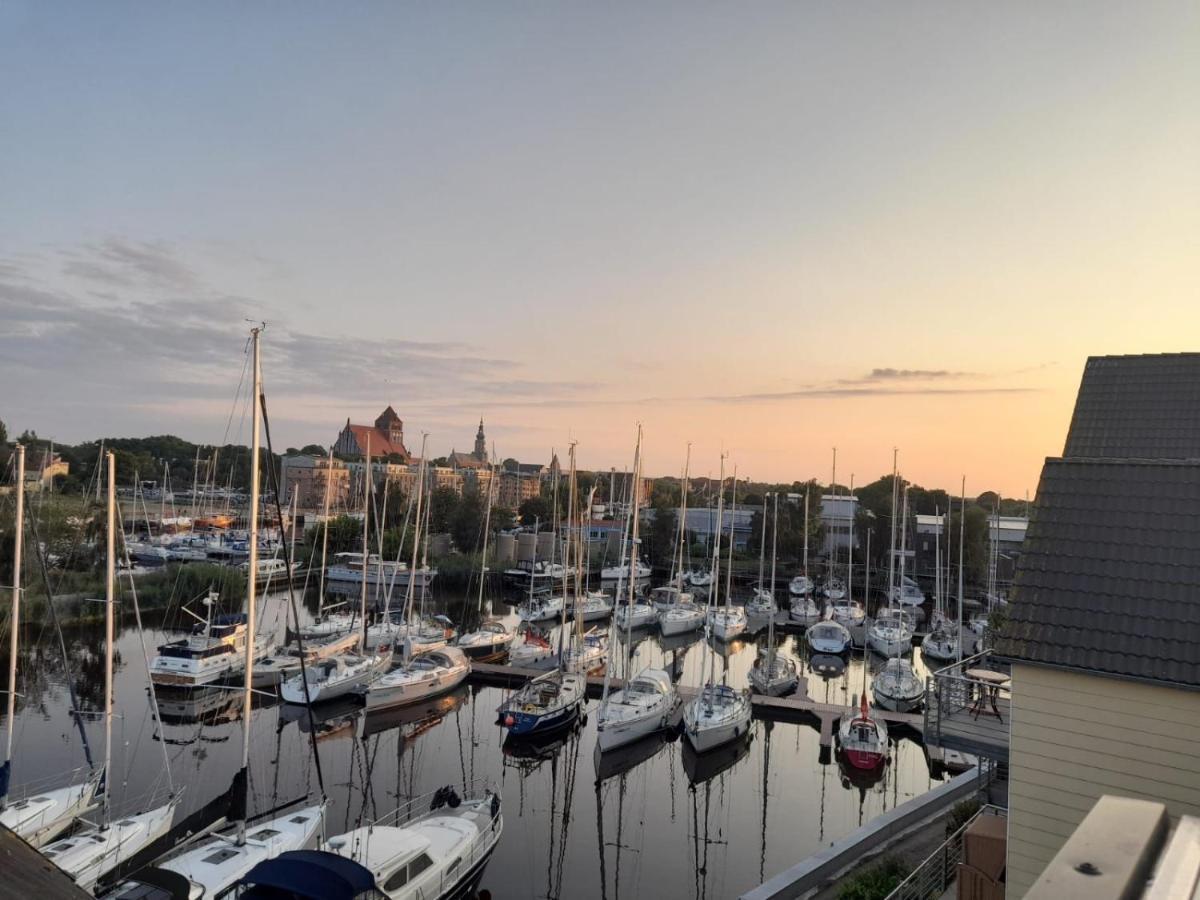 Ferienwohnung Marina Am Ryck 格赖夫斯瓦尔德 外观 照片